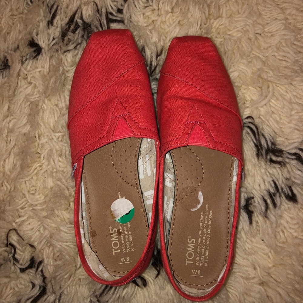 Poppy Red Toms Size 8